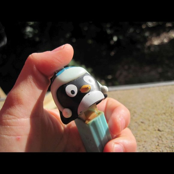 Penguin PEZ Candy Dispenser Light Blue Toboggin Hat Preowned Dirty Collectible - Picture 2 of 10